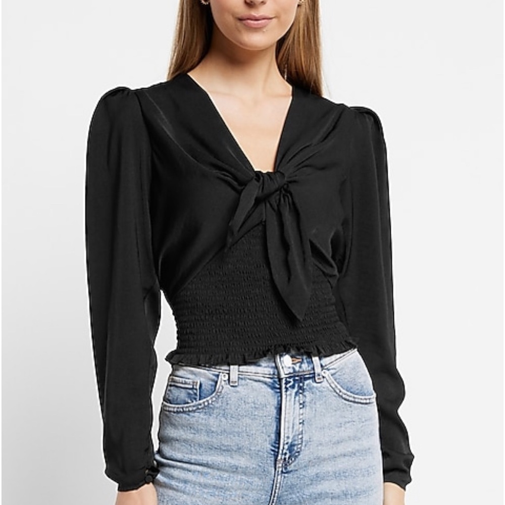 EXPRESS Women’s Black Tie front smocked top. Size L